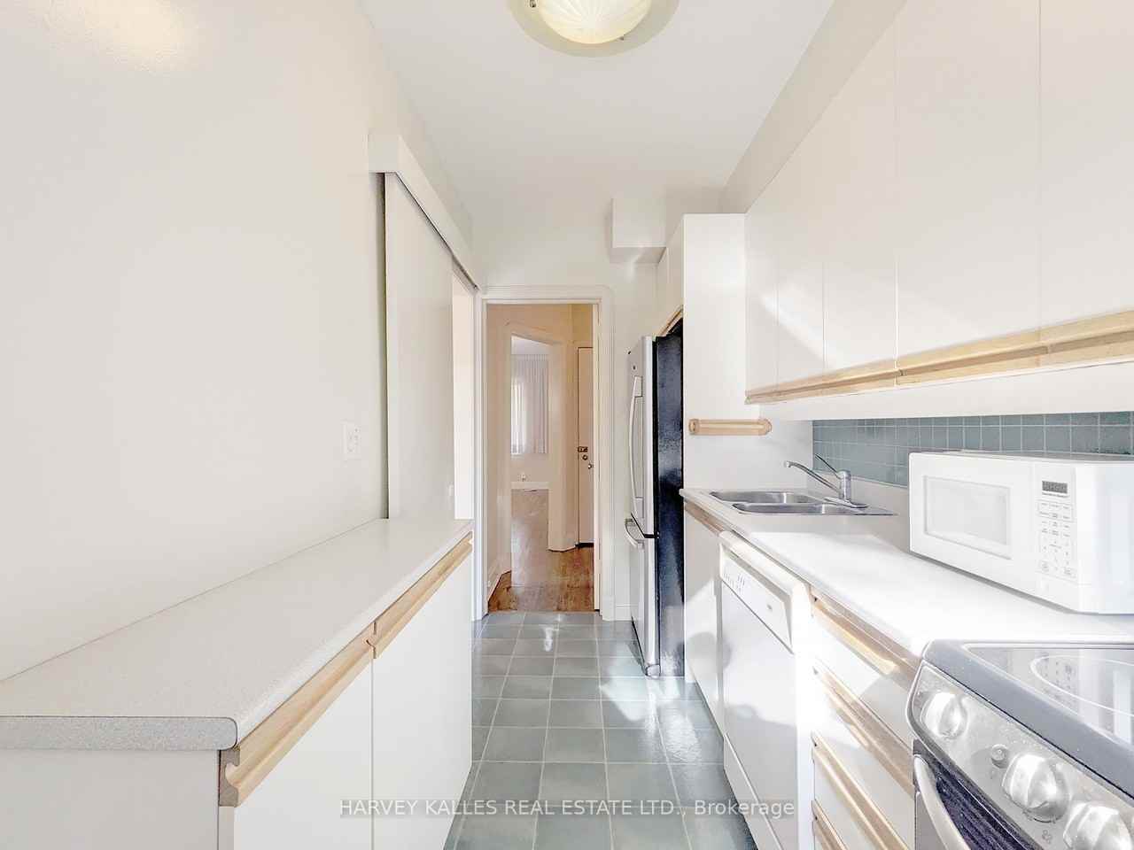 95 Chatsworth Drive - Photo 4 of 17