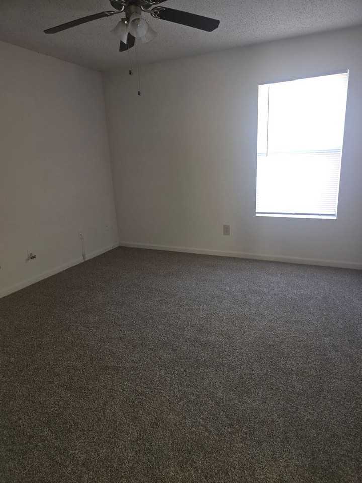 639 Garden Walk Boulevard - Photo 4 of 13