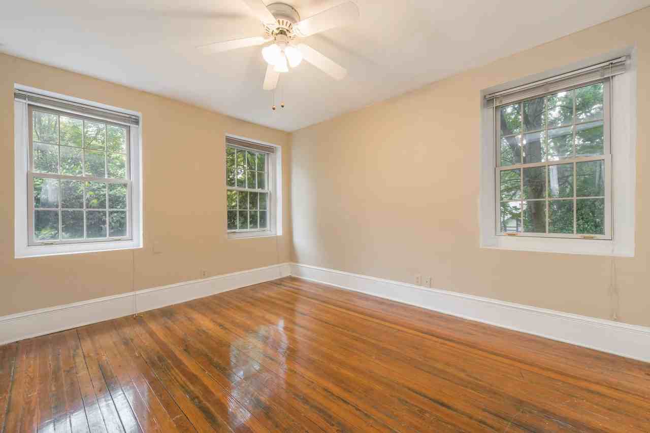 Spanish Oaks Apartment - Photo 3 of 12