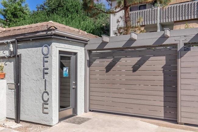 8360 Phyllis Pl - Photo 6 of 10