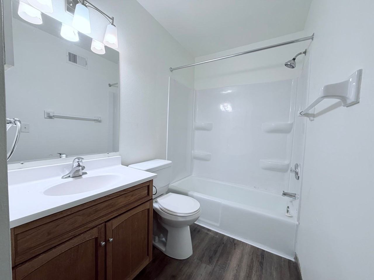 CANTERBURY COURT APARTMENTS - Photo 6 of 50