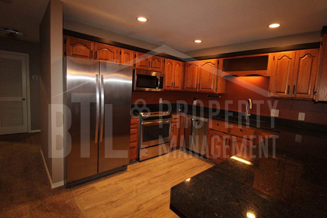 7802 Cozy Cove Rd - Photo 6 of 18