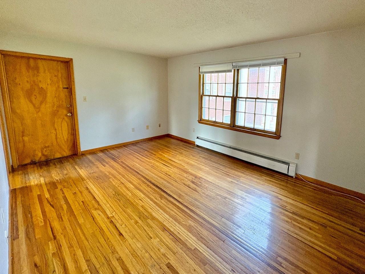 905 W Benton Street - Photo 2 of 13