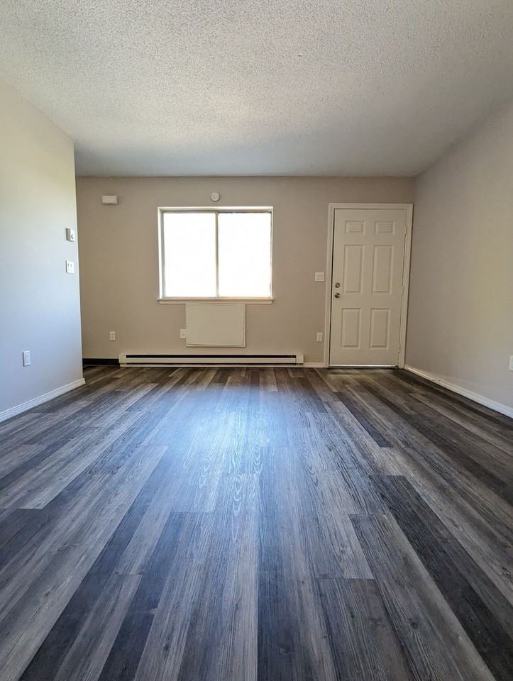 YTY Apartments - Photo 4 of 13