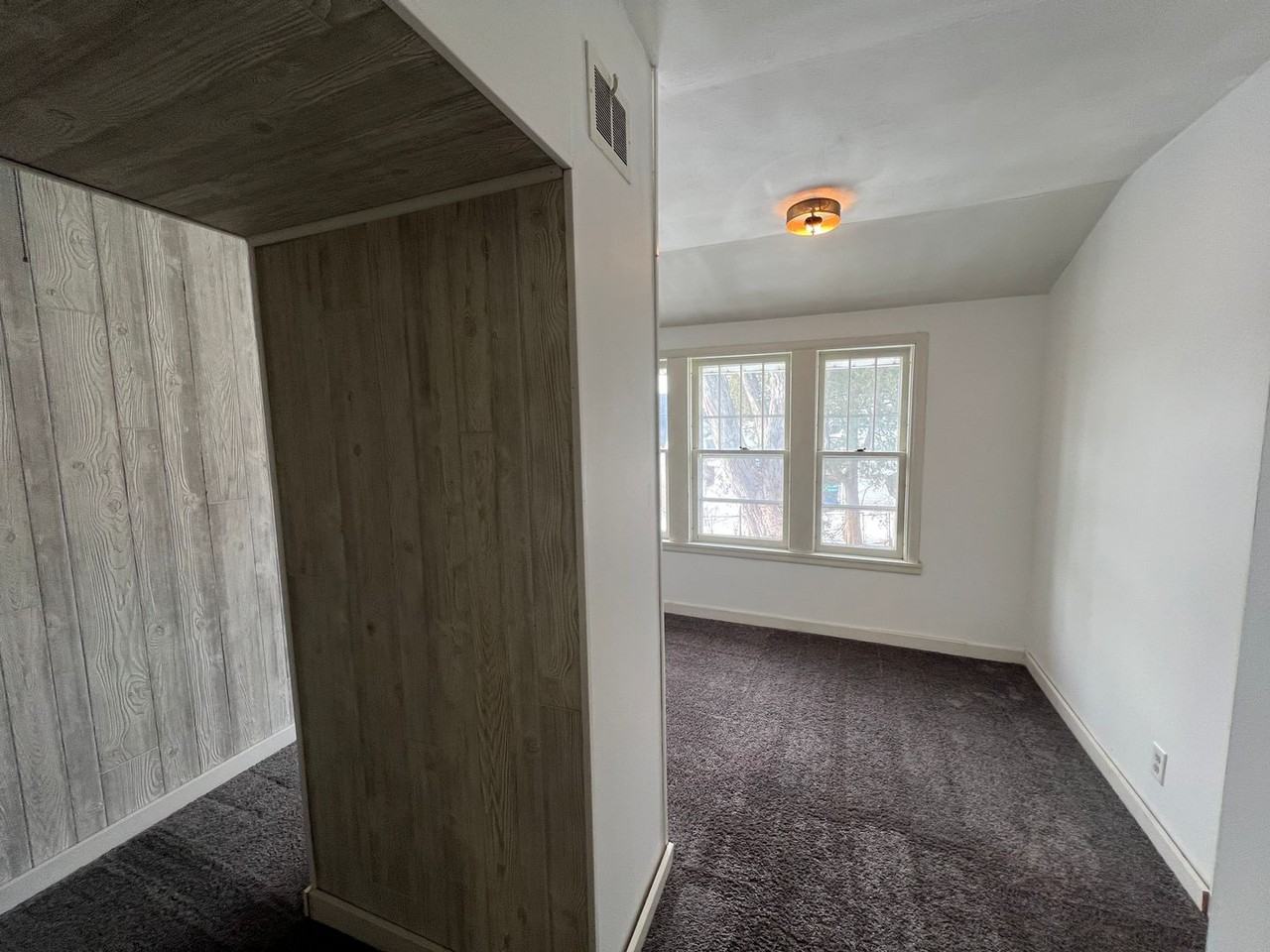 406 S 6th Ave - Photo 6 of 11