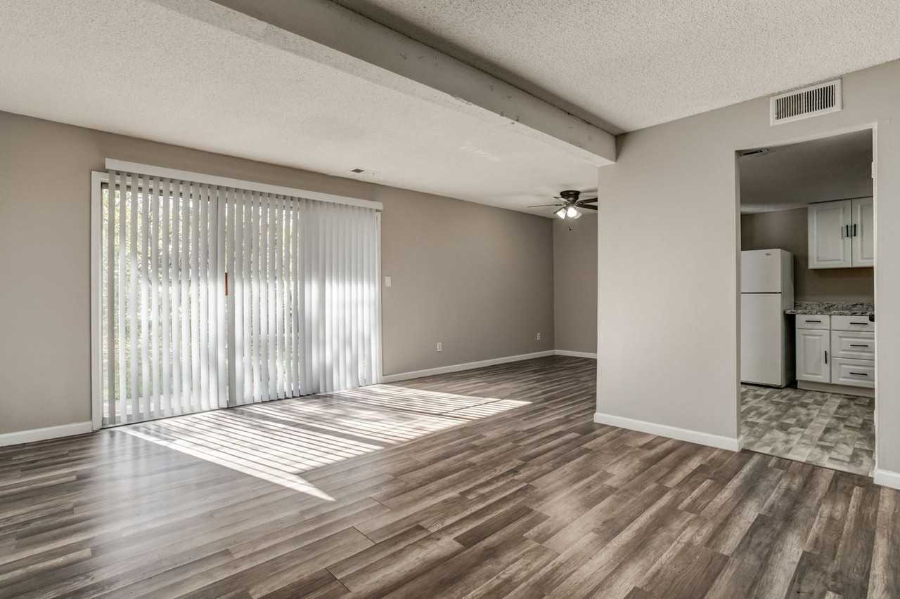 Oakwood Garden Apartments - Photo 2 of 9