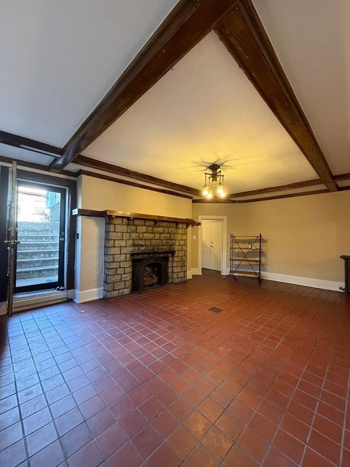 441 Highland Ave Sw - Photo 4 of 22