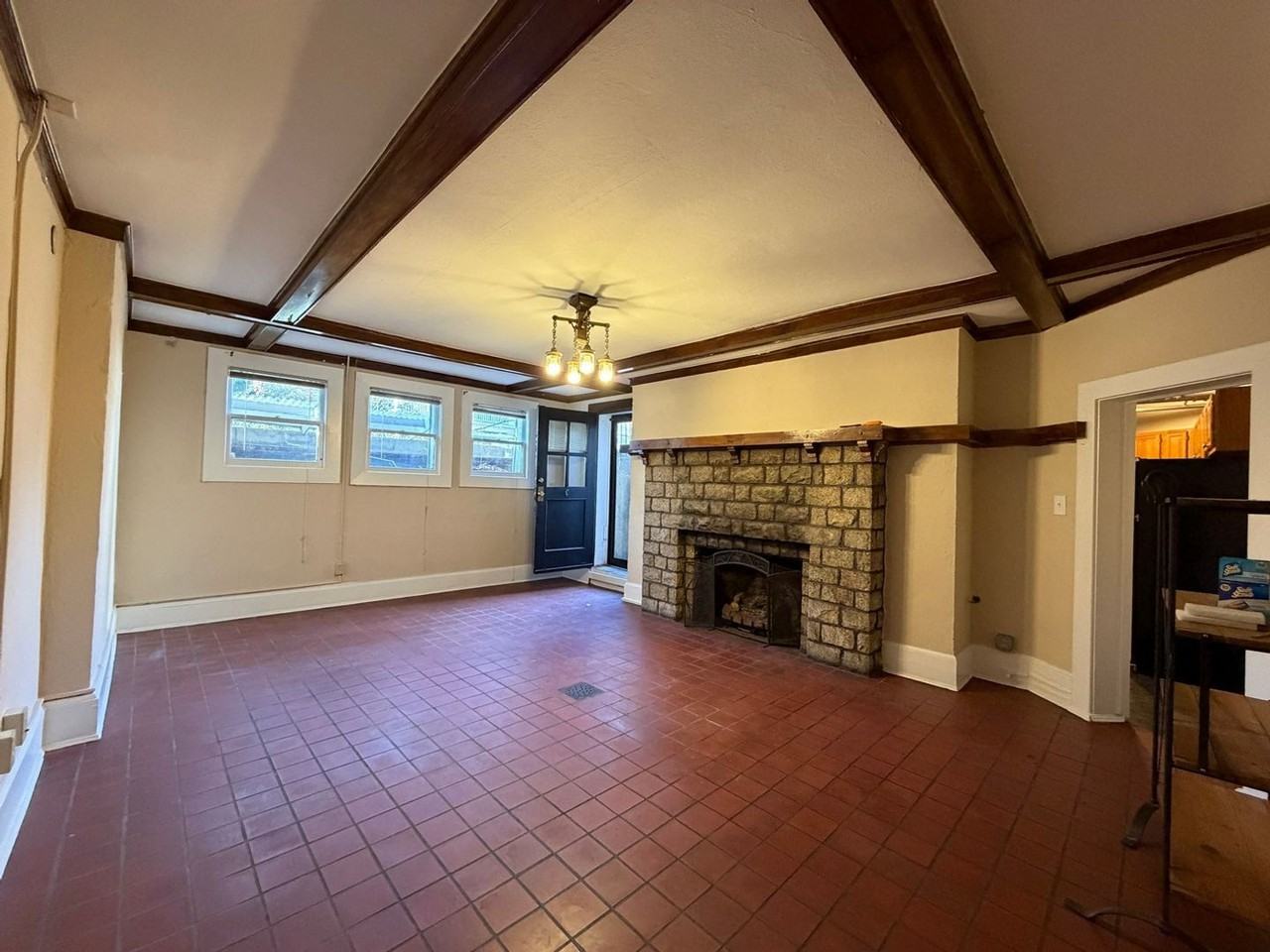 441 Highland Ave Sw - Photo 5 of 22