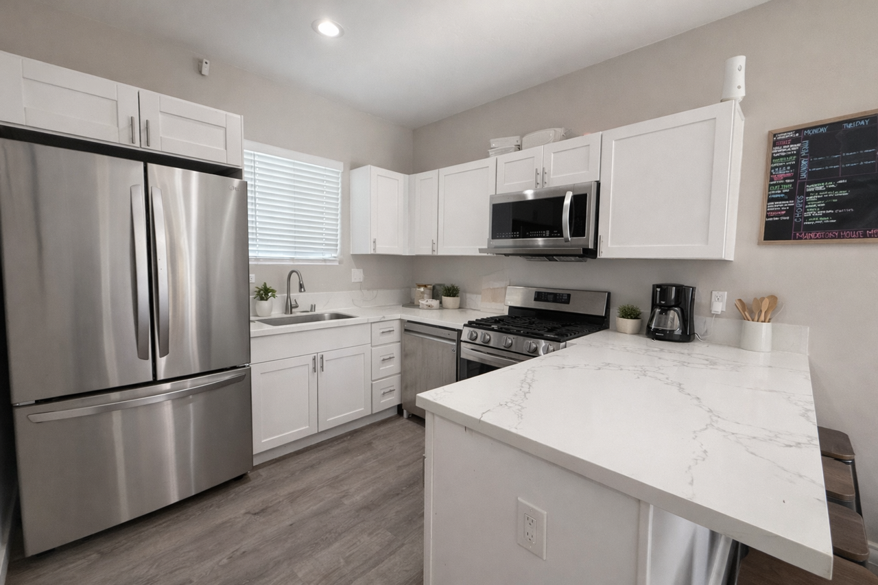 5225 E Falls View Dr - Photo 2 of 10