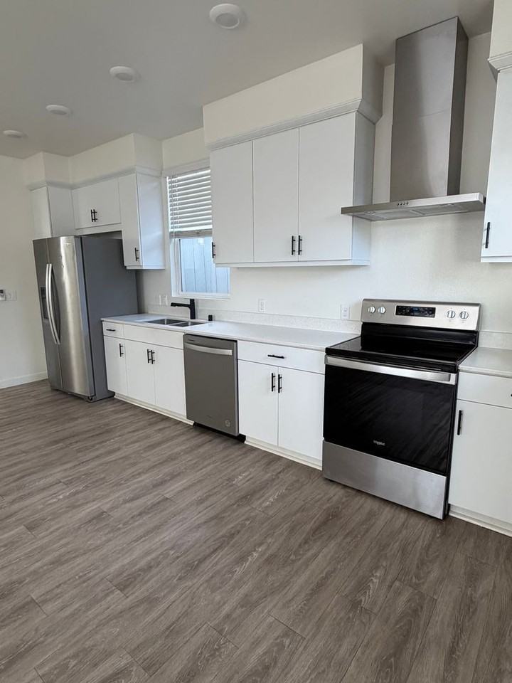 4019-4023 Logan Avenue - Photo 2 of 50