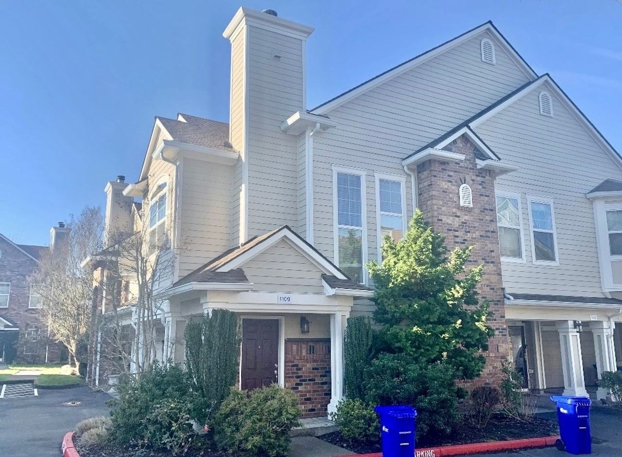 1175 Ne 64th Ln #1109 - Photo 2 of 18