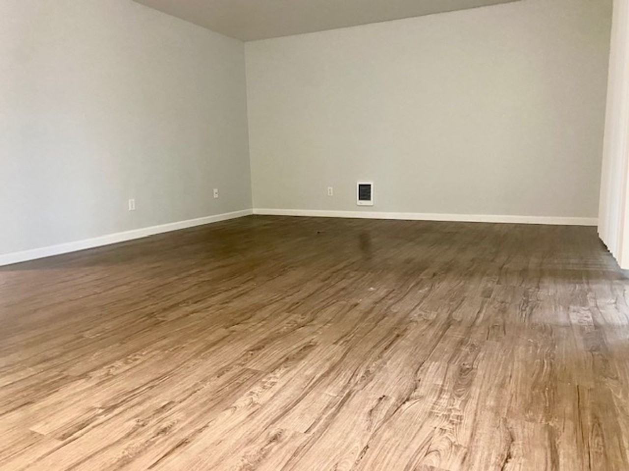 Horizon Square Apartment Homes - Photo 4 of 33