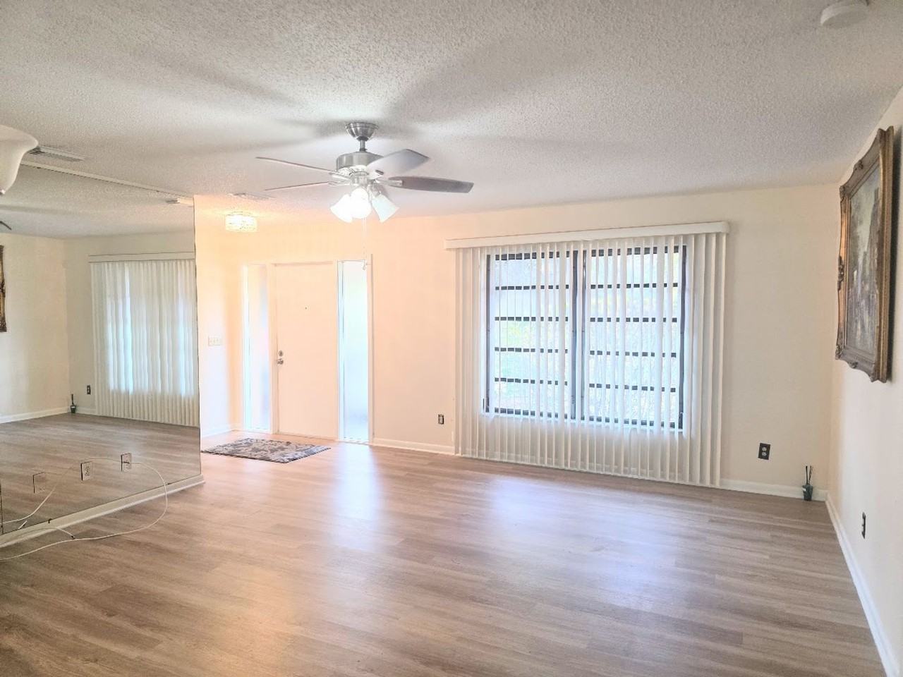 25 Holly Ct - Photo 7 of 33