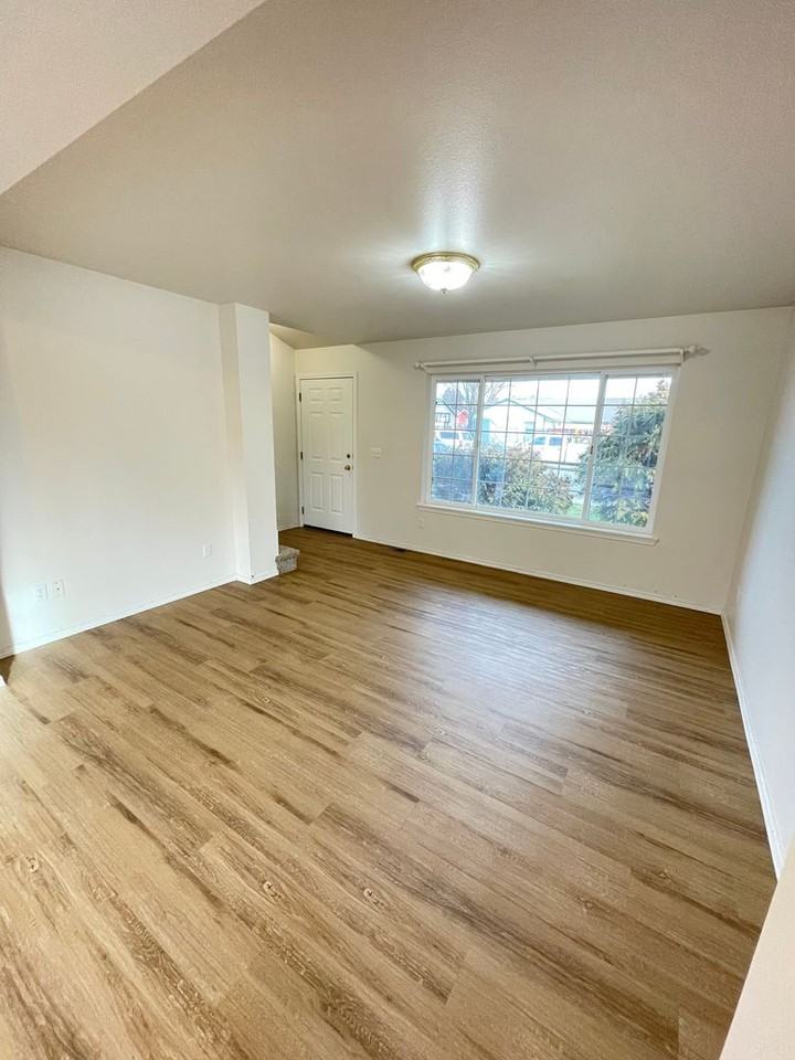 1705 N Indiana Dr - Photo 4 of 16