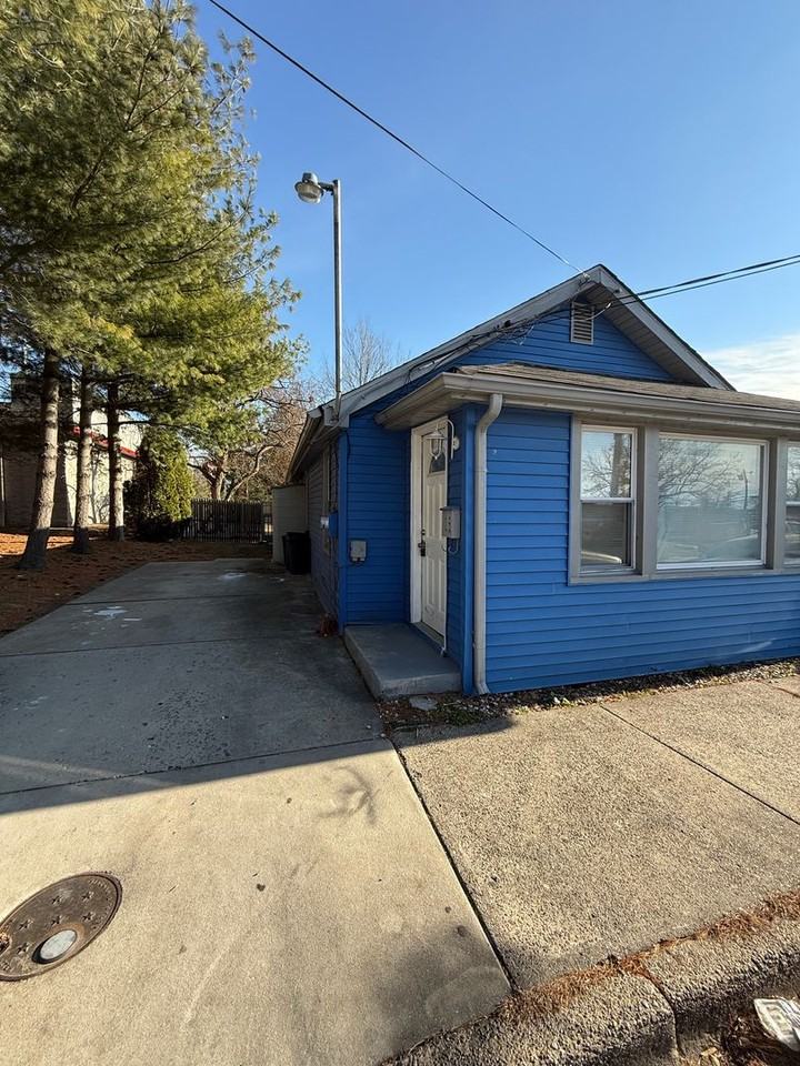 15 Deming Ave - Photo 2 of 24