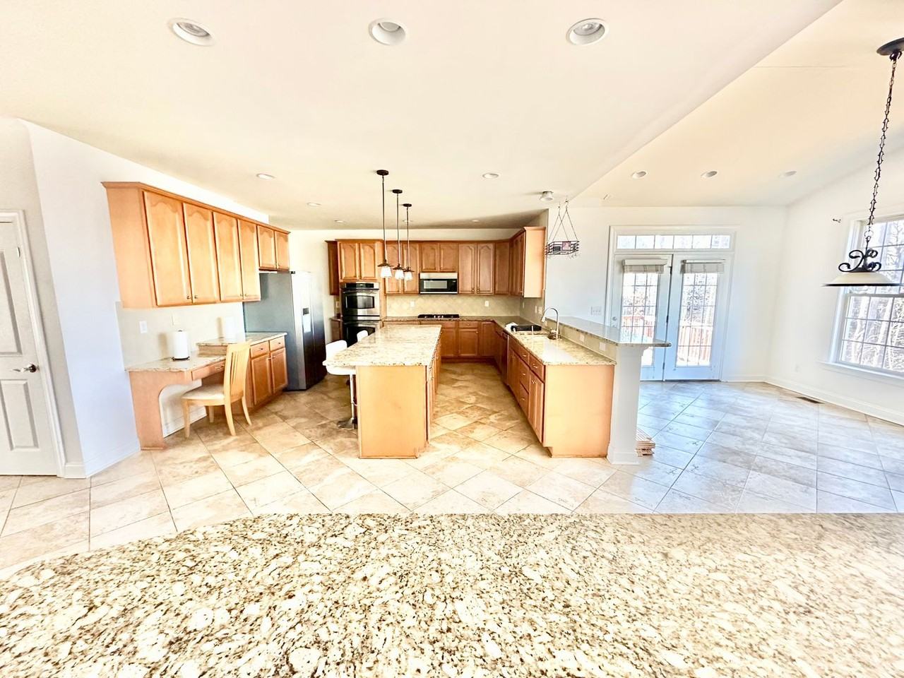 715 Fairway Point Dr - Photo 3 of 21