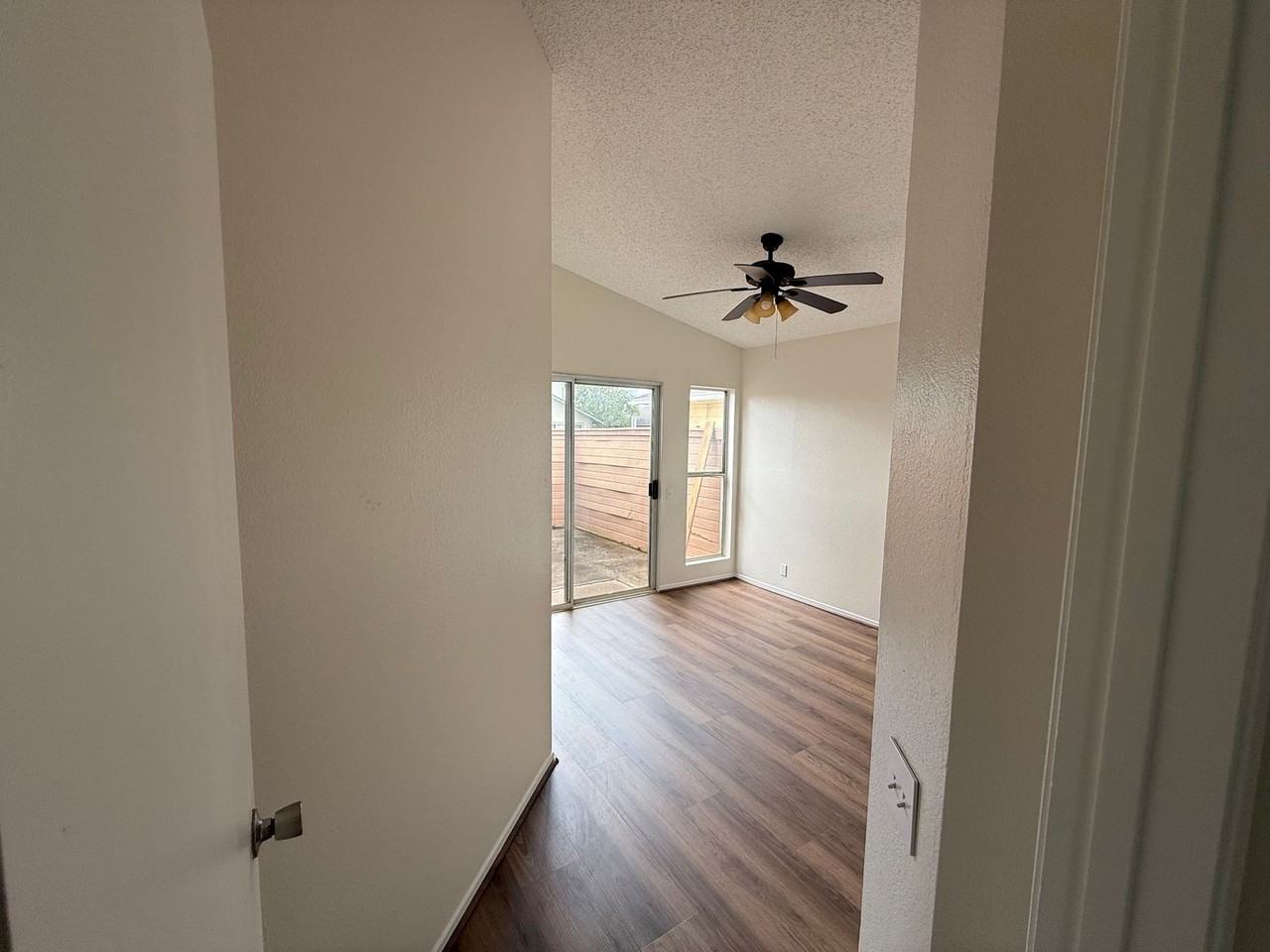 91-1092 Pohahawai St - Photo 4 of 11