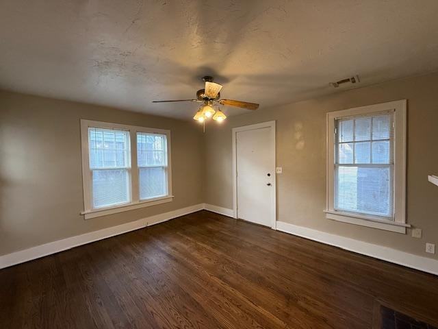 2542 Nw 12th St - Photo 3 of 8