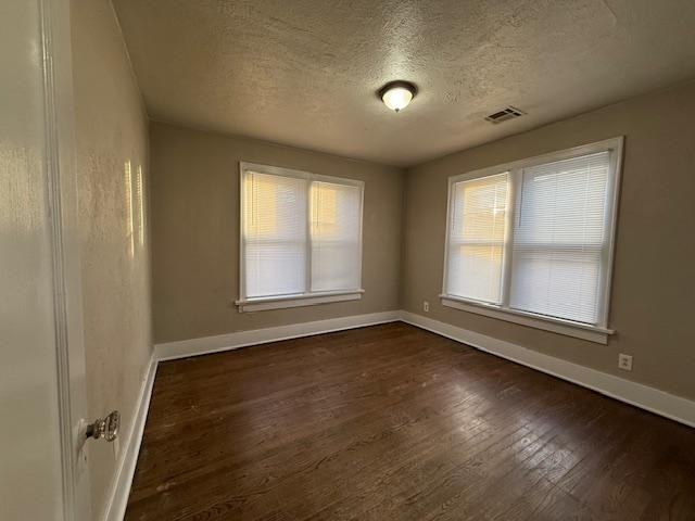 2542 Nw 12th St - Photo 7 of 8