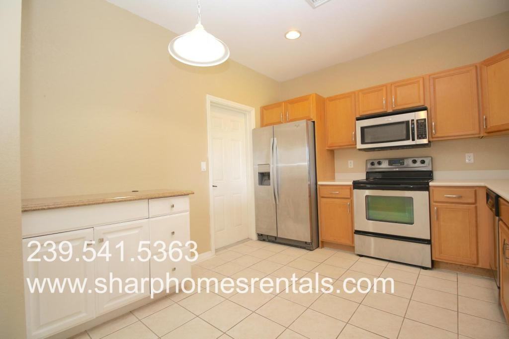 2420 Laurentina Ln - Photo 4 of 23