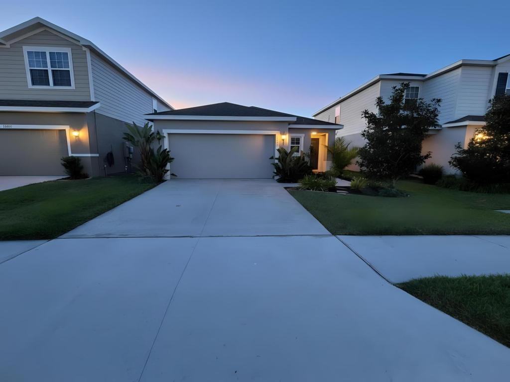 10271 Hawks Landing Dr