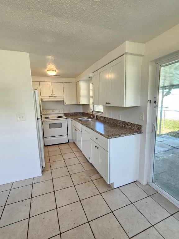 914 67th Ave W - Photo 4 of 13