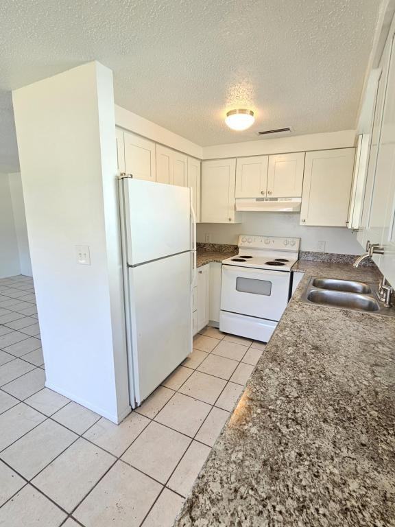 914 67th Ave W - Photo 5 of 13