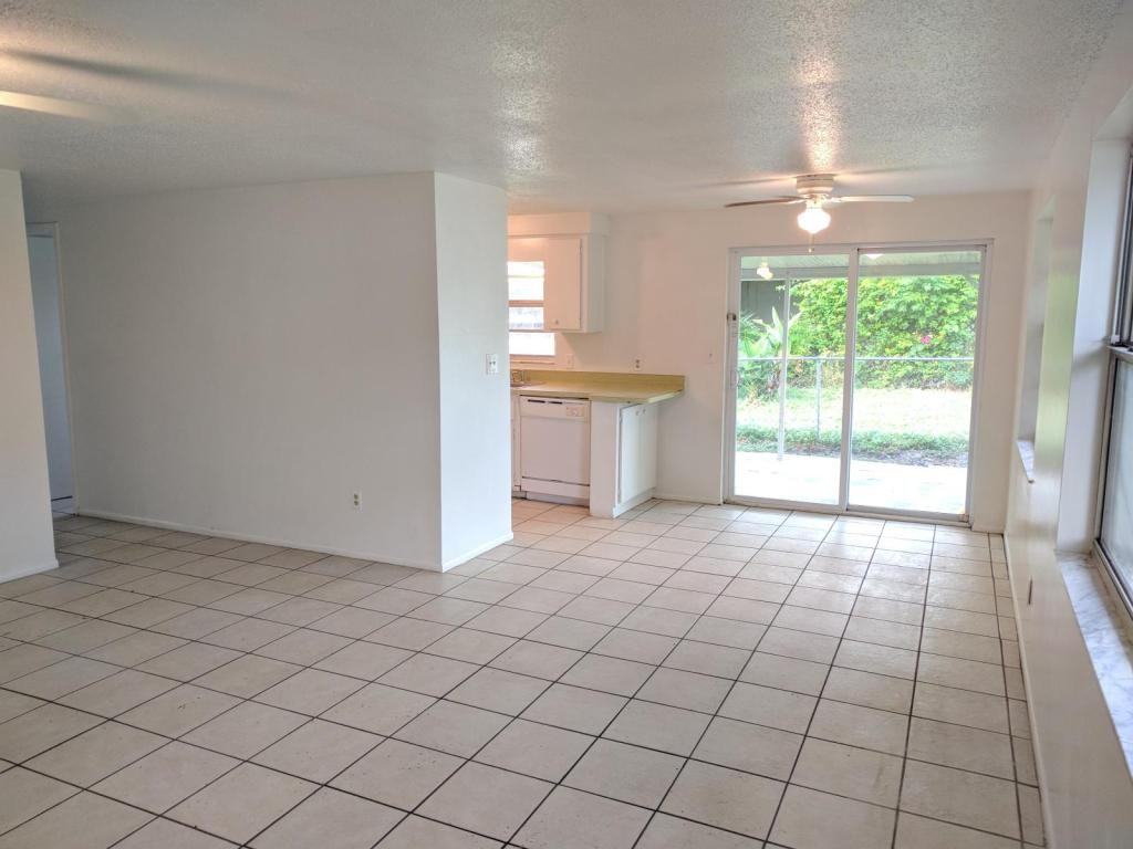 914 67th Ave W - Photo 6 of 13