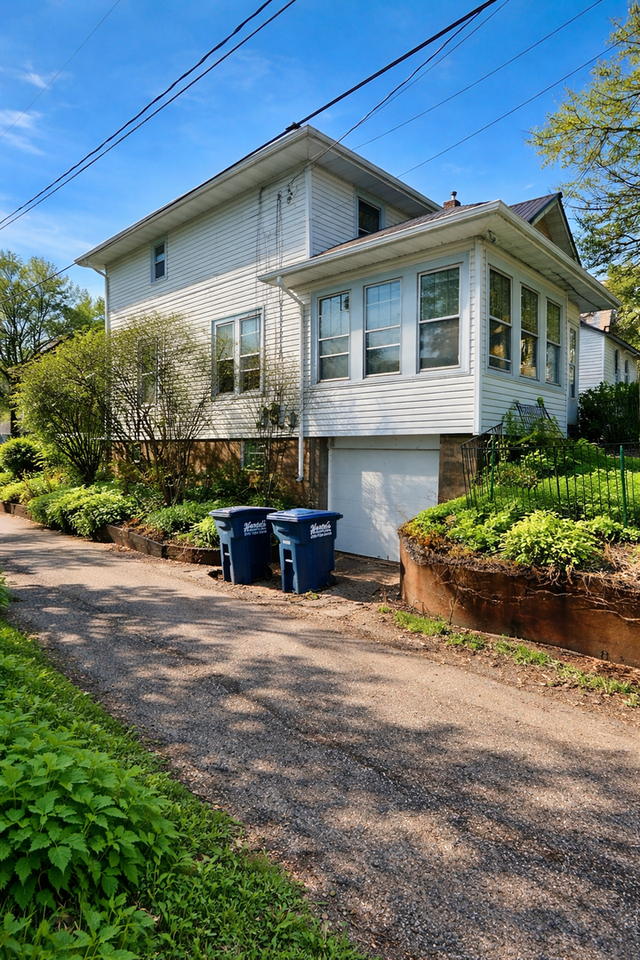 718 N 10th Ave E - Photo 2 of 19