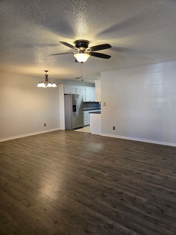 1032 Mockingbird Ln #B - Photo 2 of 7