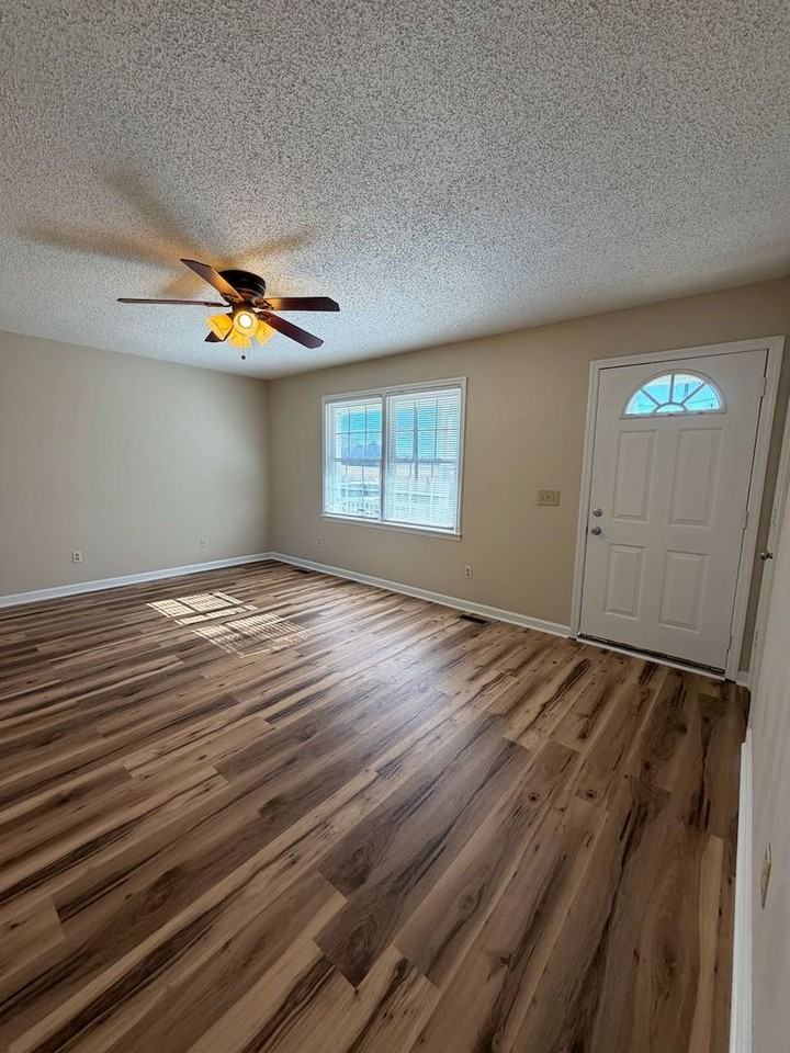 235 Boles Rd - Photo 5 of 34