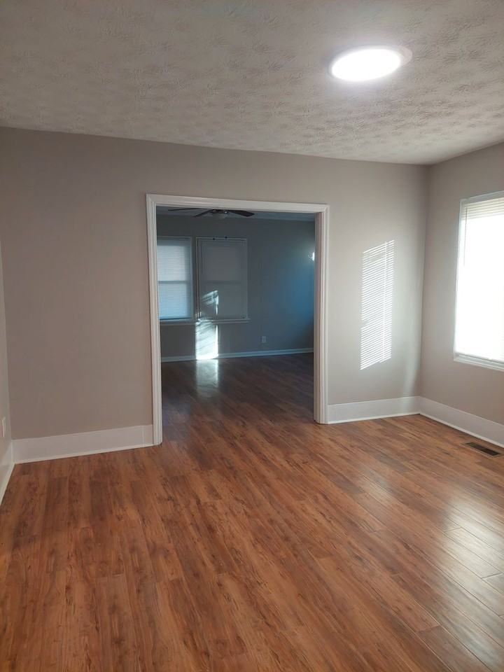 3121 Pierpont Ave - Photo 4 of 12