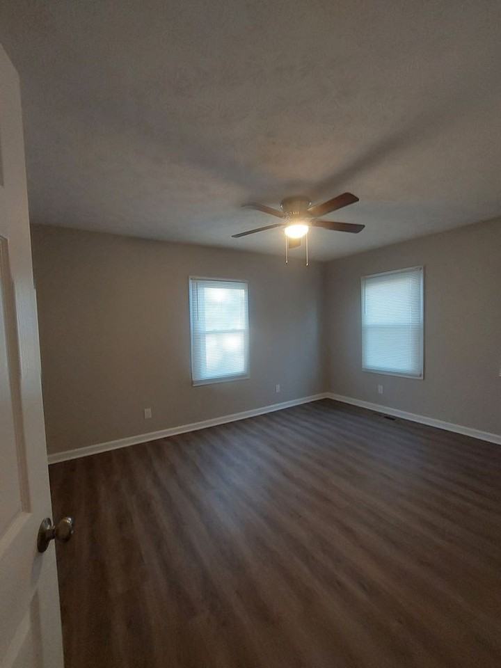 3121 Pierpont Ave - Photo 7 of 12