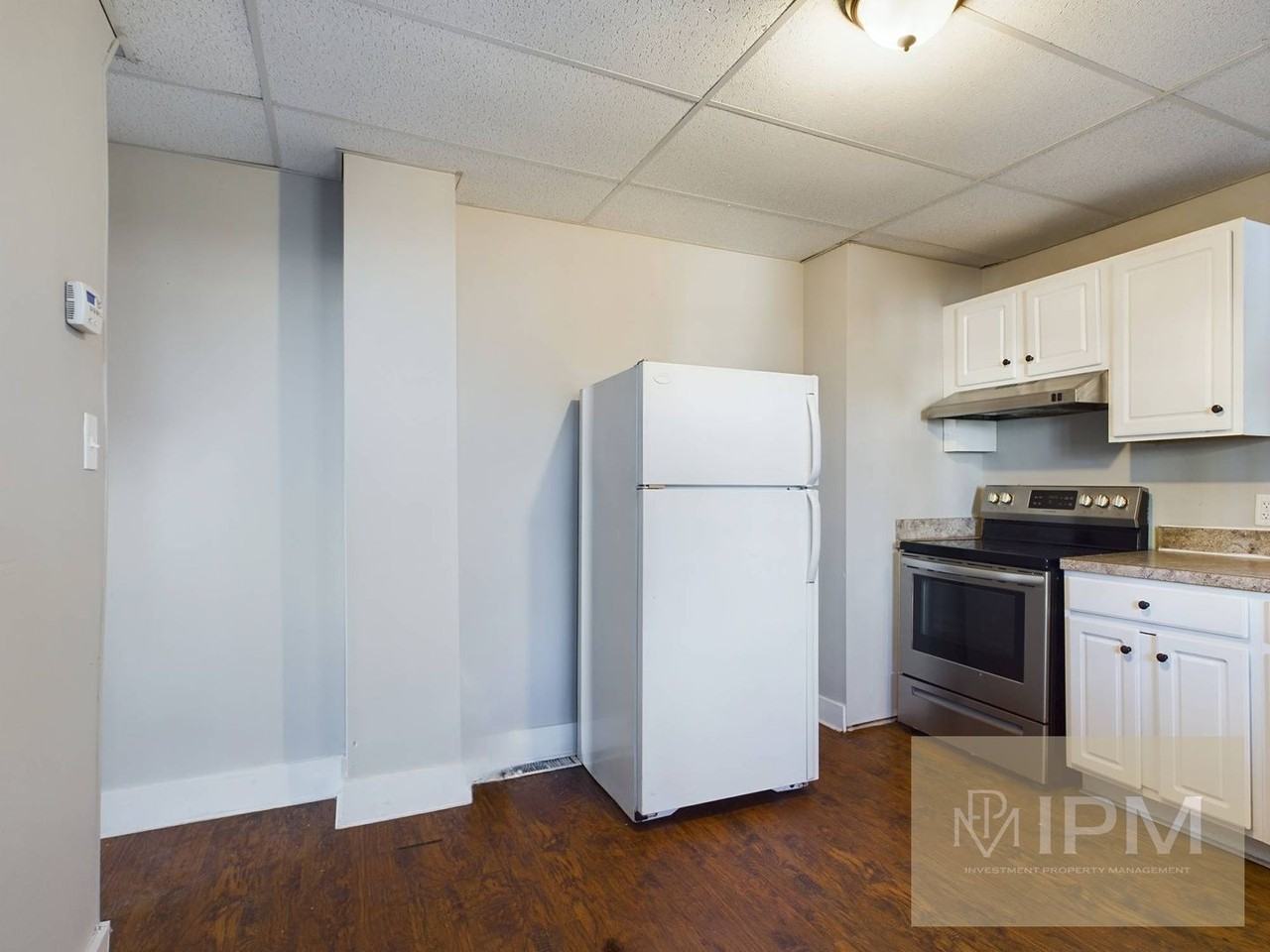 716 School St - Photo 3 of 16