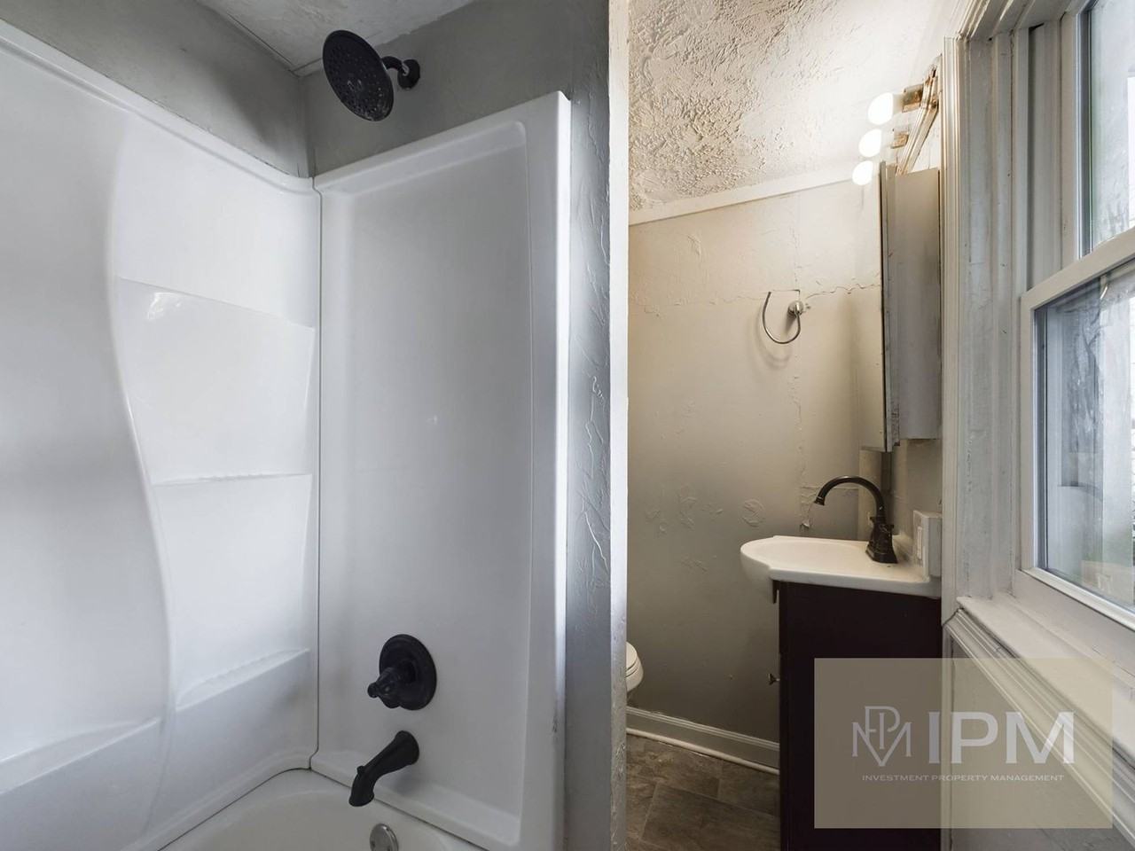 716 School St - Photo 6 of 16