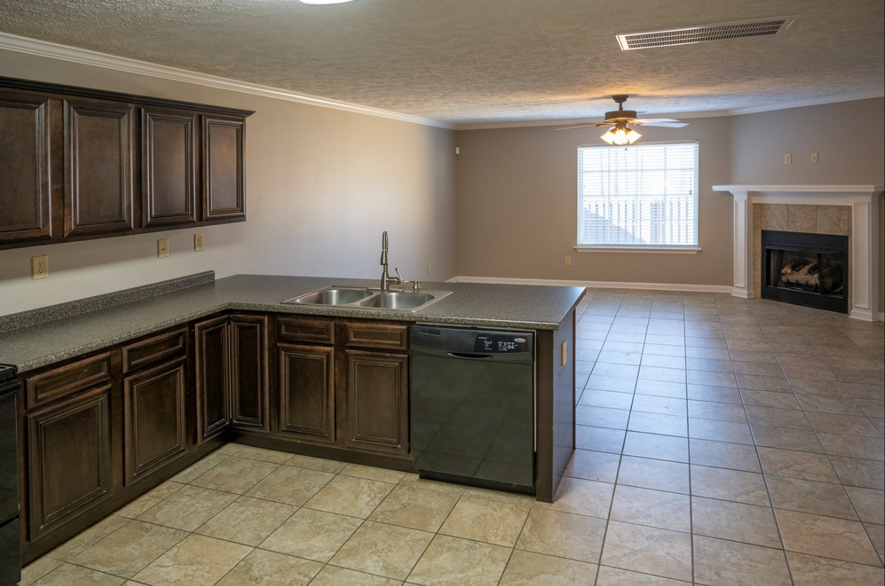 CENTENNIAL PLACE - Photo 3 of 24