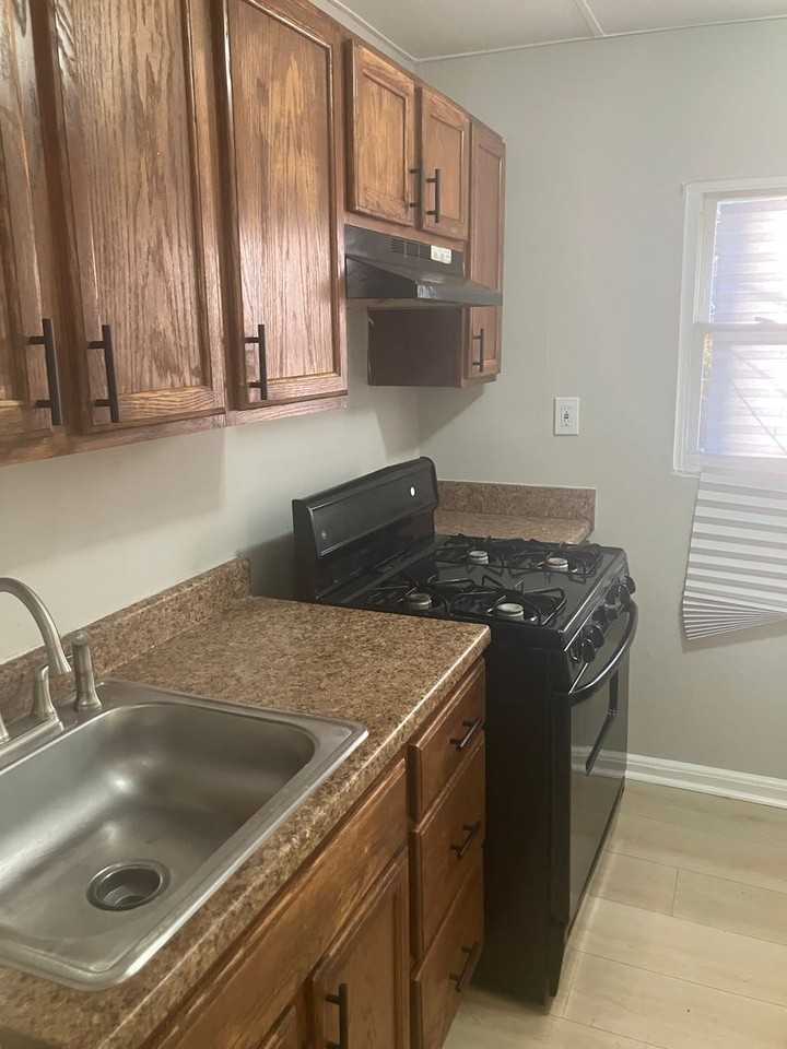 5236 Saint Charles Ave - Photo 5 of 6