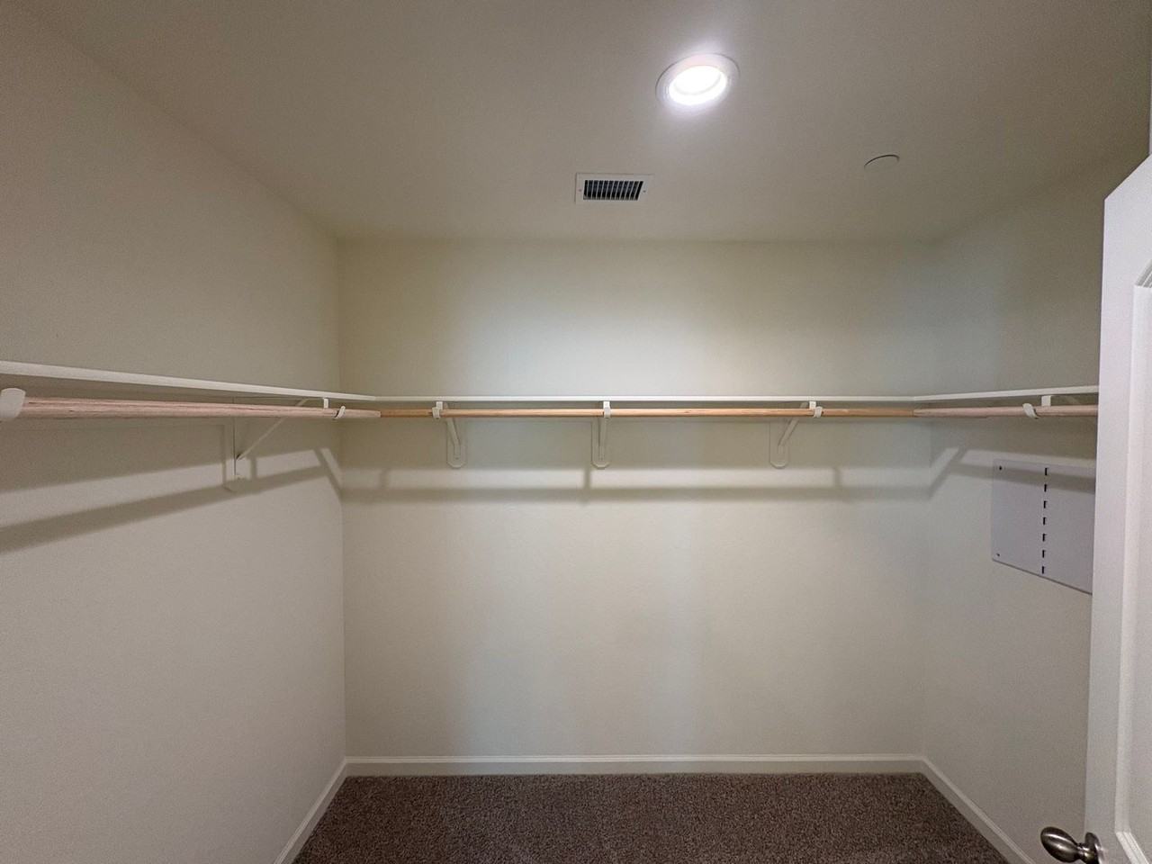 30541 Delancy Rd - Photo 5 of 29