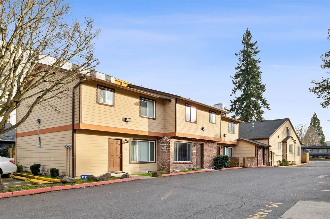 Cape Manor - Photo 3 of 50