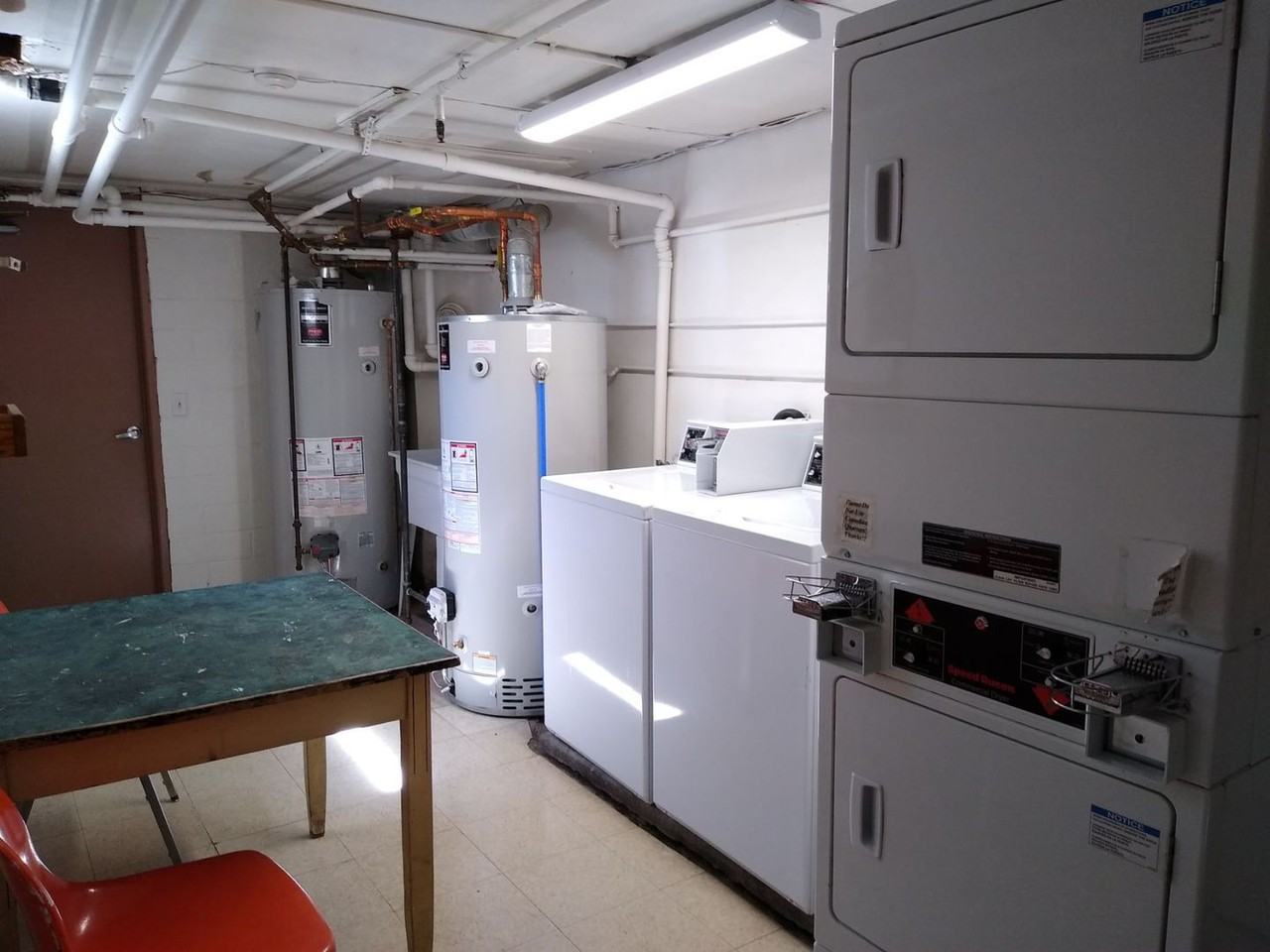 212 Ne 3rd Ave - Photo 2 of 3