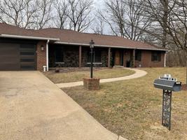 featured image of 33 Estates View Dr