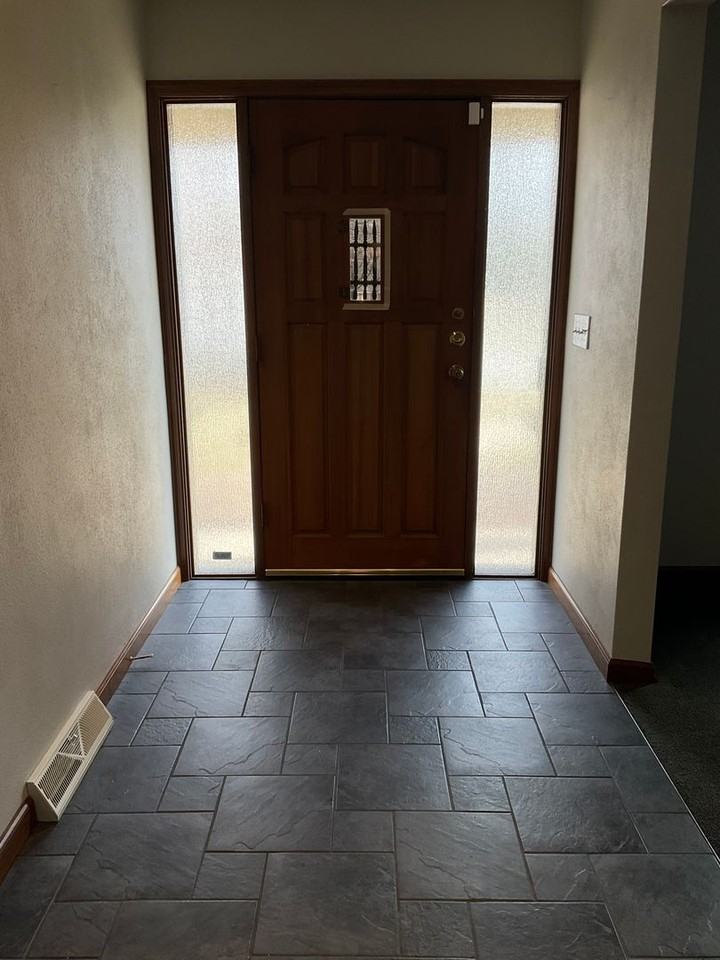 33 Estates View Dr - Photo 2 of 28