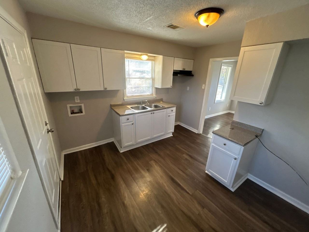 3350 Ashland St - Photo 2 of 11