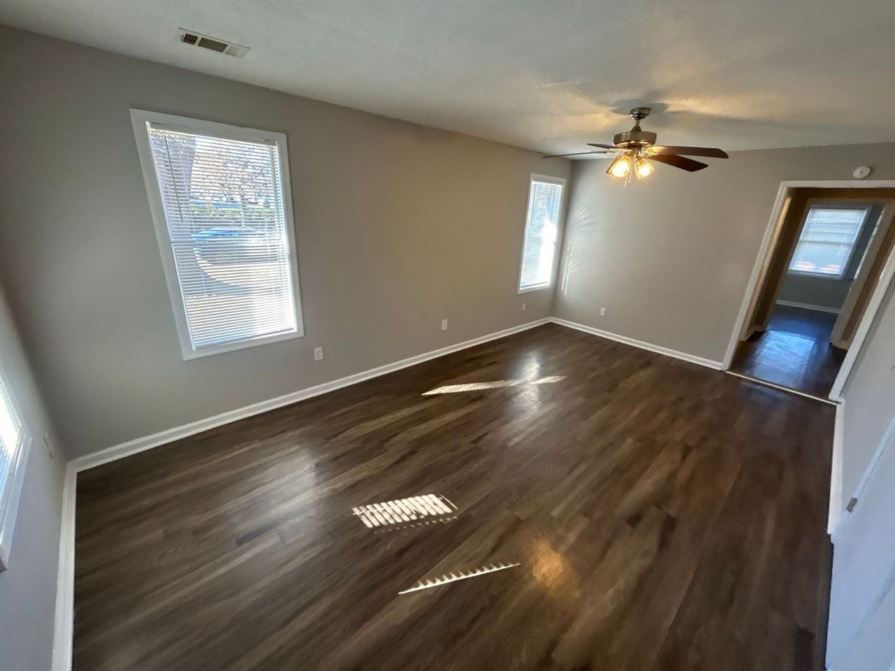 3350 Ashland St - Photo 3 of 11