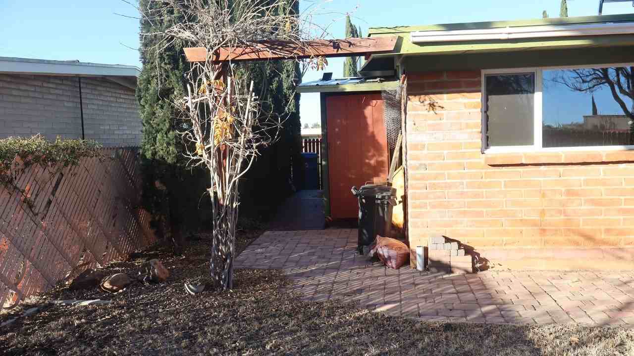 1516 Cushman Dr - Photo 7 of 45