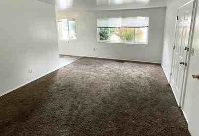 549 E Stringham Ave #A - Photo 4 of 8