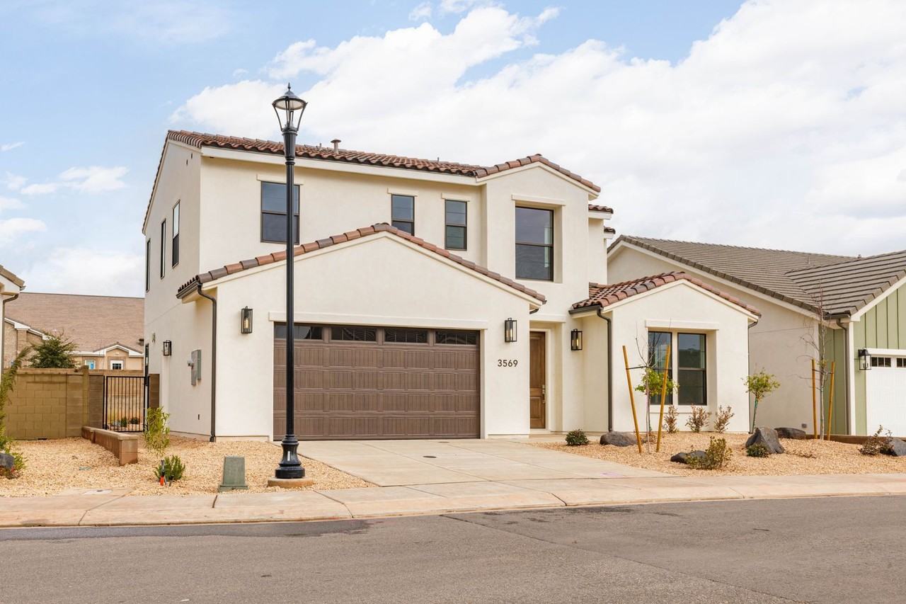 3569 S Turin Ln - Photo 5 of 35