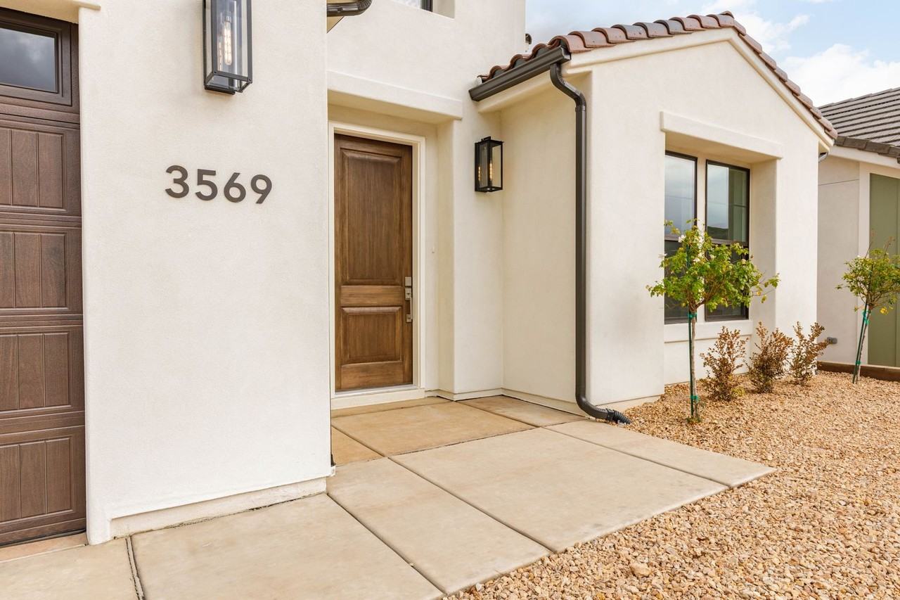 3569 S Turin Ln - Photo 6 of 35