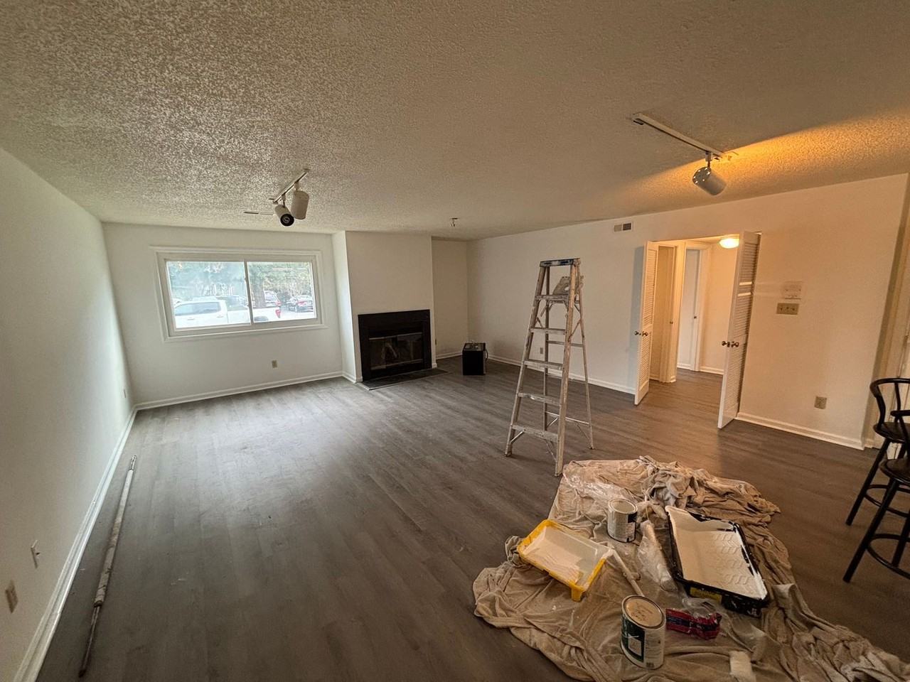 315 24th St - Photo 2 of 7