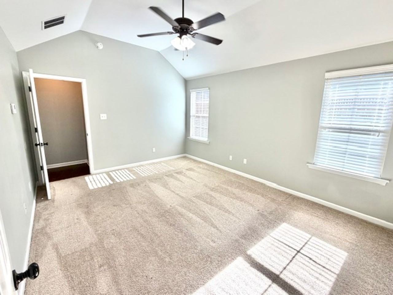 4037 Colton Dr - Photo 6 of 13